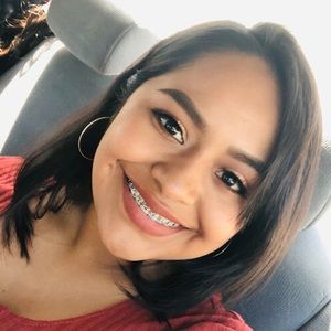 Meet your Posher, Vanessa